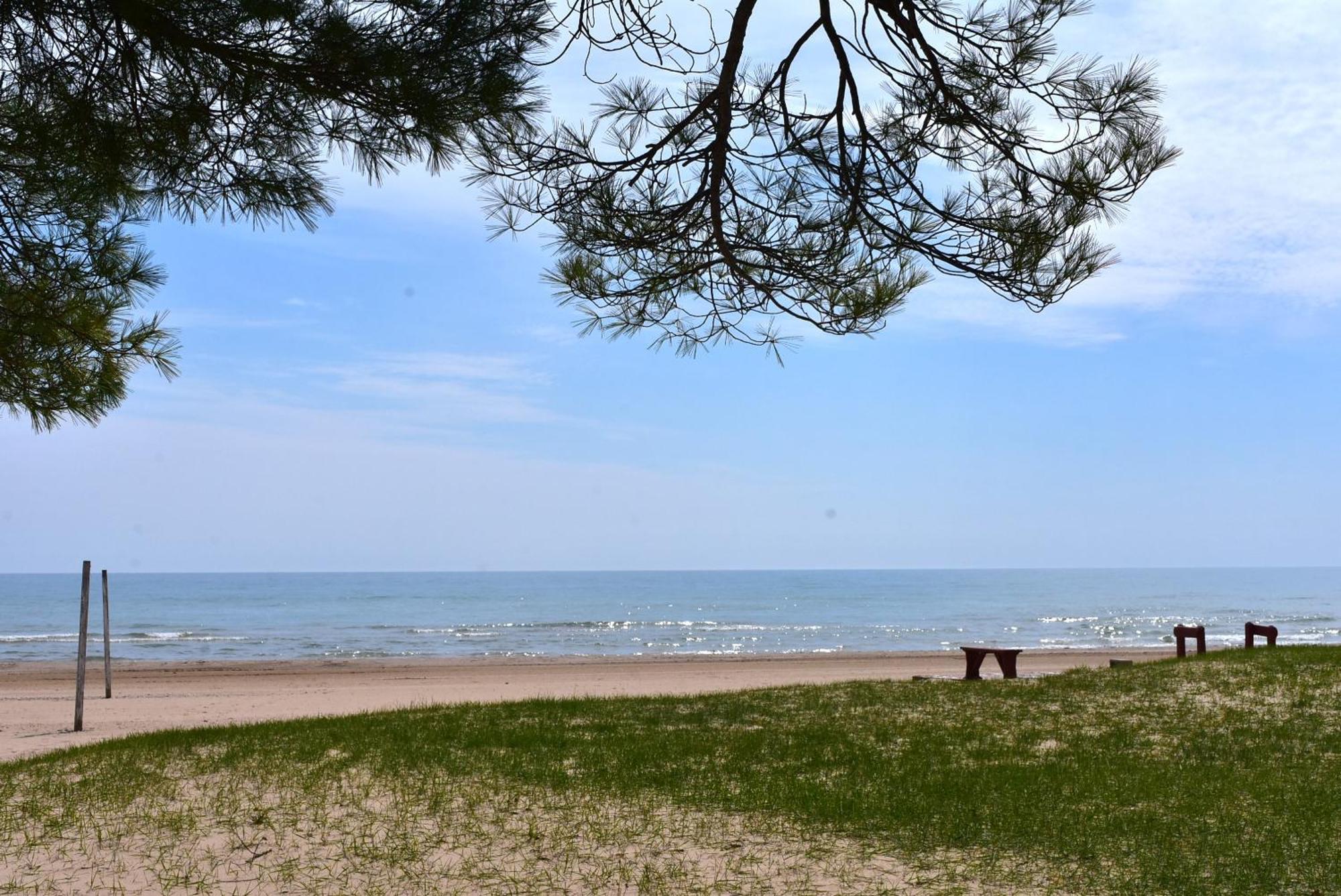Sunrise Beach Oscoda @ Surfside Exterior photo